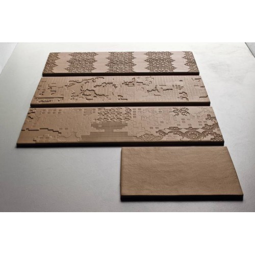 MUTINA BAS-RELIEF GARLAND