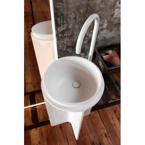 Controstampo es un lavabo freestanding de Falper | Terracerámica