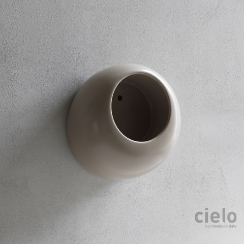 Mini Ball de Cielo es un urinario cerámico de colores | Terracerámica