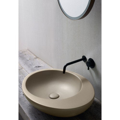 Le Giare de Cielo es un lavabo sobrencimera en colores | Terracerámica