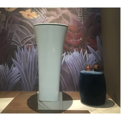 Amedeo es un lavabo con pedestal en colores de Cielo | Terracerámica