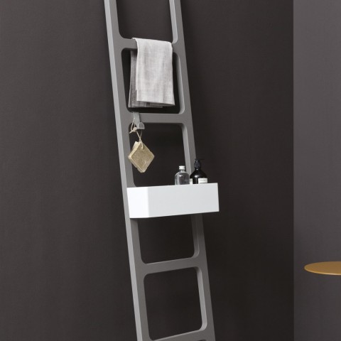 nic-oltre-escalera-baño-accesorios-terra-ceramica