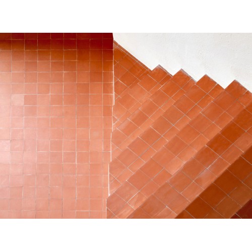 Catalana es una baldosa en terracota roja o arena | Terracerámica