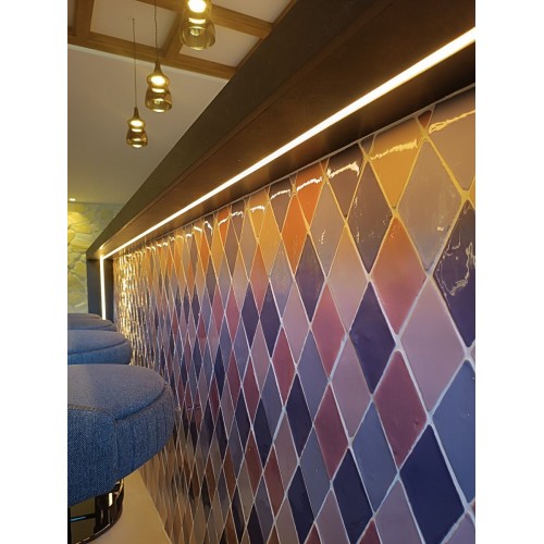 Diamond es un azulejo en terracota esmaltada handmade | Terracerámica