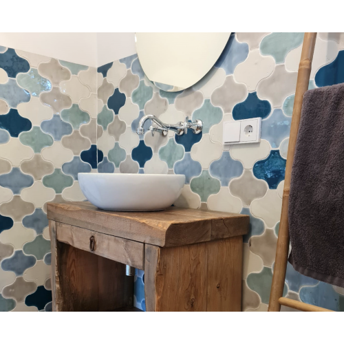 Doha es un azulejo terracota esmaltada handmade | Terracerámica