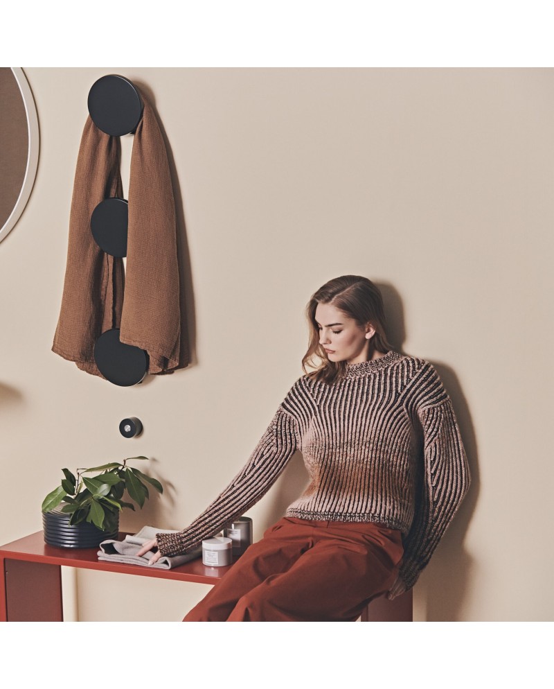 Dots es un calentador de toallas de Tubes de colores | Terracerámica