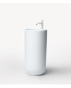 Homey es un lavabo freestanding de Falper de colores | Terracerñamica