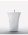 Scoop es un lavabo freestanding con toallero de Falper | Terracerámica